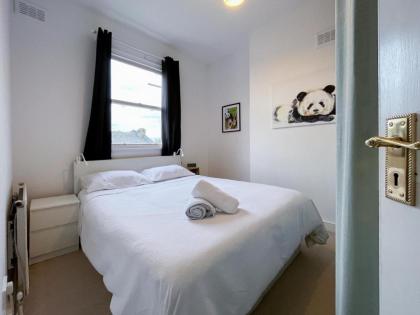 Beautiful 3BD Flat in Archway London - image 10