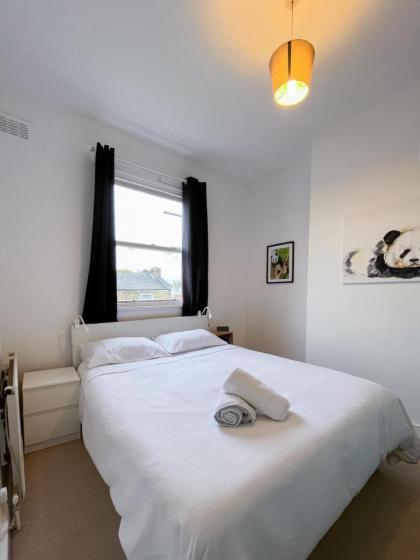 Beautiful 3BD Flat in Archway London - image 11