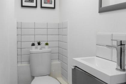 Beautiful 3BD Flat in Archway London - image 17