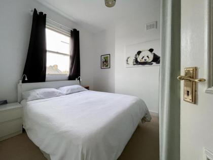 Beautiful 3BD Flat in Archway London - image 9