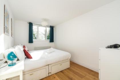 Super 1BD Garden Flat Islington London - image 15