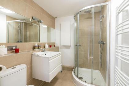 Super 1BD Garden Flat Islington London - image 18