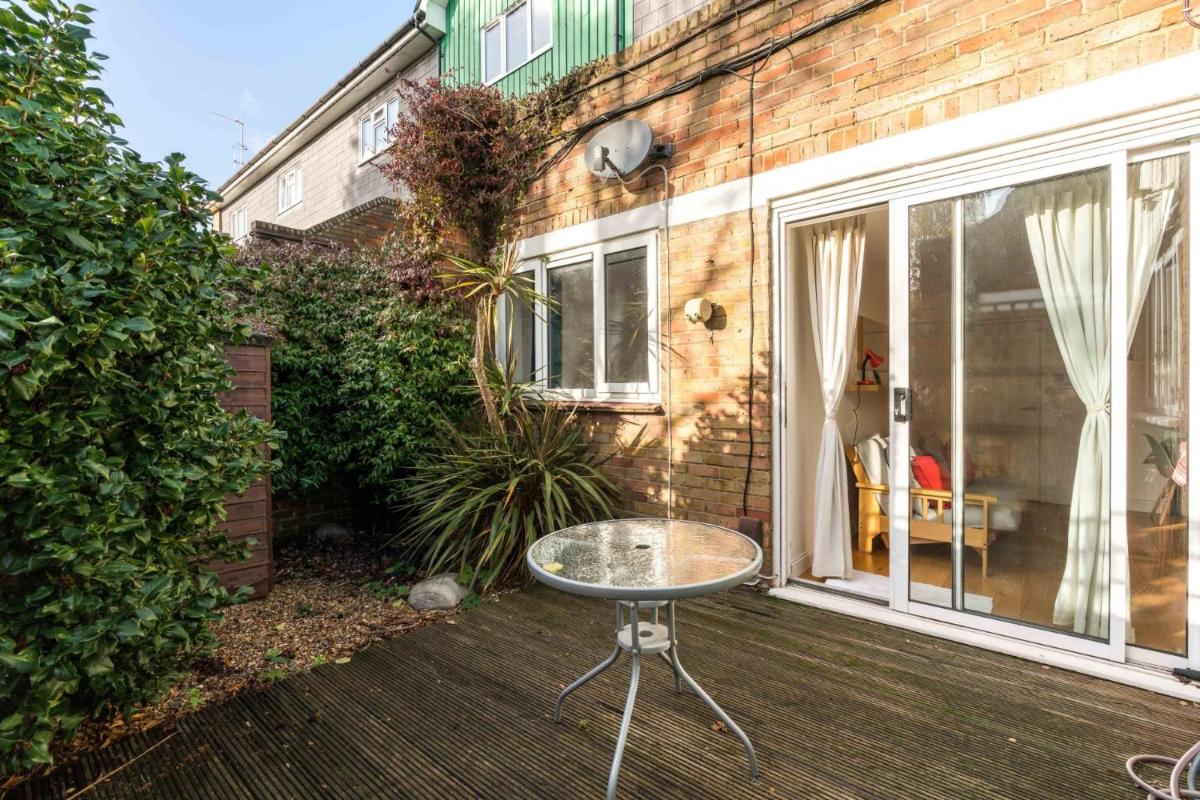 Super 1BD Garden Flat Islington London - image 6