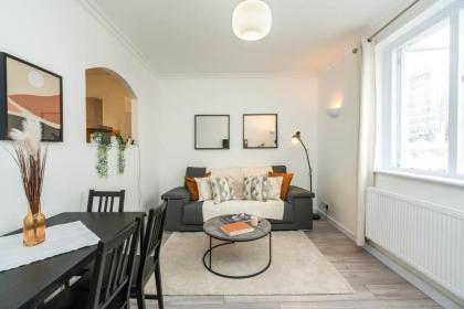 Superb flat close to super famous Portobello Road - image 6