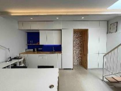 Architect designed openplan 68sqm apartment - image 7