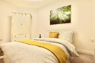 Shoreditch London - Stylish Two-Bedroom Apartment - image 2