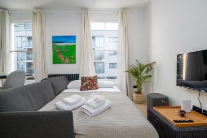 GuestReady - Luxury Central London Apartment - image 10