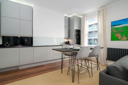 GuestReady - Luxury Central London Apartment - image 4