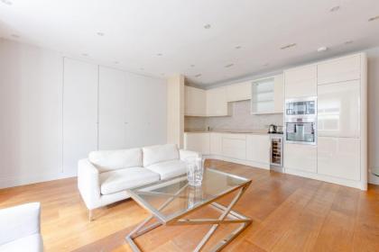 Central 2 Bedroom Flat near Hyde Park - image 10