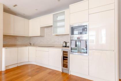 Central 2 Bedroom Flat near Hyde Park - image 5