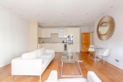 Central 2 Bedroom Flat near Hyde Park - image 8