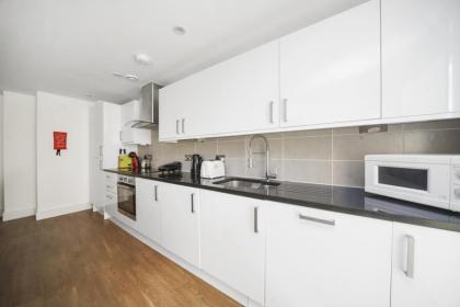 Modern Apartments in Bayswater Central London FREE WIFI & AIRCON by City Stay Aparts London - image 17