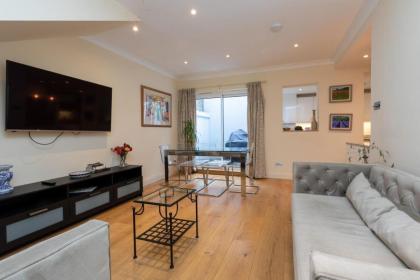 Modern and Bright 3 Bedroom House in Paddington - image 7