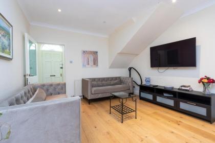 Modern and Bright 3 Bedroom House in Paddington - image 9