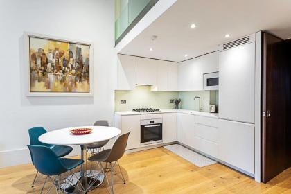 Slick Westbourne Grove Apartment - image 12