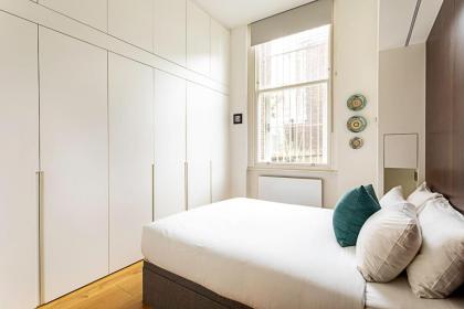 Slick Westbourne Grove Apartment - image 16