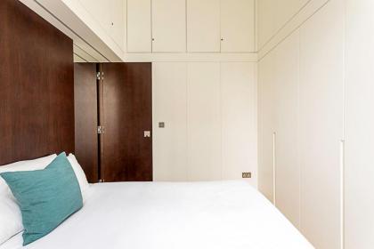 Slick Westbourne Grove Apartment - image 19