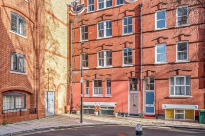 Period 3-Bed Maisonette next to the City of London