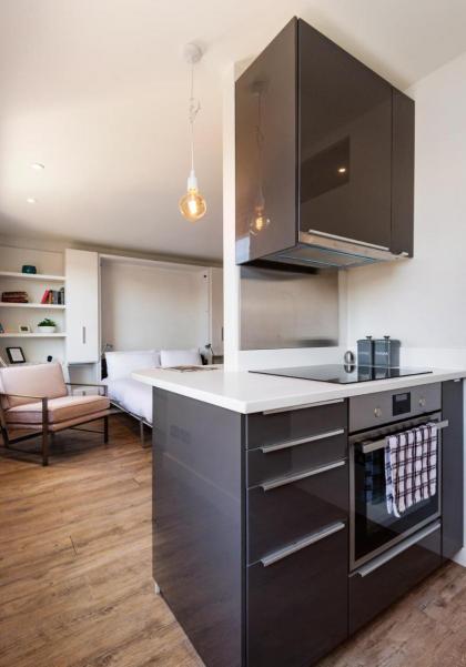 Brand new studio flat in the heart of Notting Hill - image 14