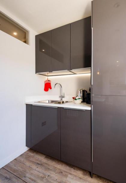 Brand new studio flat in the heart of Notting Hill - image 16