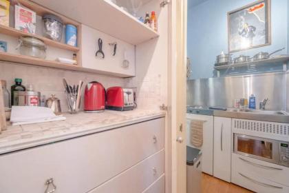 Quaint and Central Studio Flat - Chelsea - image 4