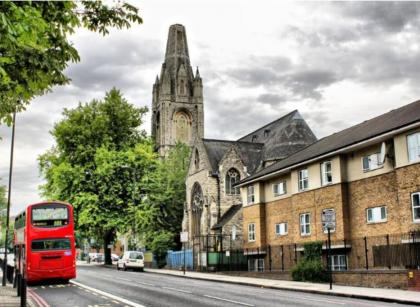 Victorian Windowless Beauty with Private Bath Near Tube Station - image 16