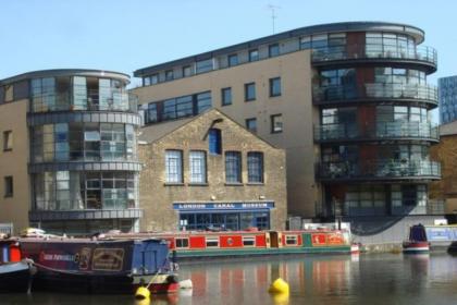 Victorian Windowless Beauty with Private Bath Near Tube Station - image 19