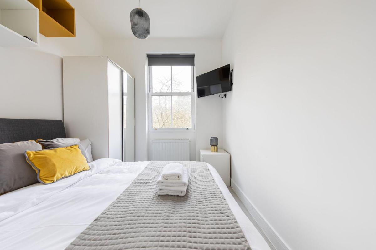 Cozy Ensuite Bedroom for Two near Tufnell Park - main image