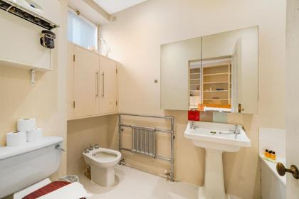 Central 2Bed Apartment near Barbican & Farringdon FREE WIFI by City Stay Aparts London - image 17