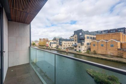 Modern One Bedroom Apartments in Old Street - image 11