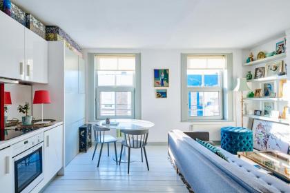 Stylish Notting Hill Photographers Apartment - image 15