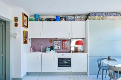 Stylish Notting Hill Photographers Apartment - image 17