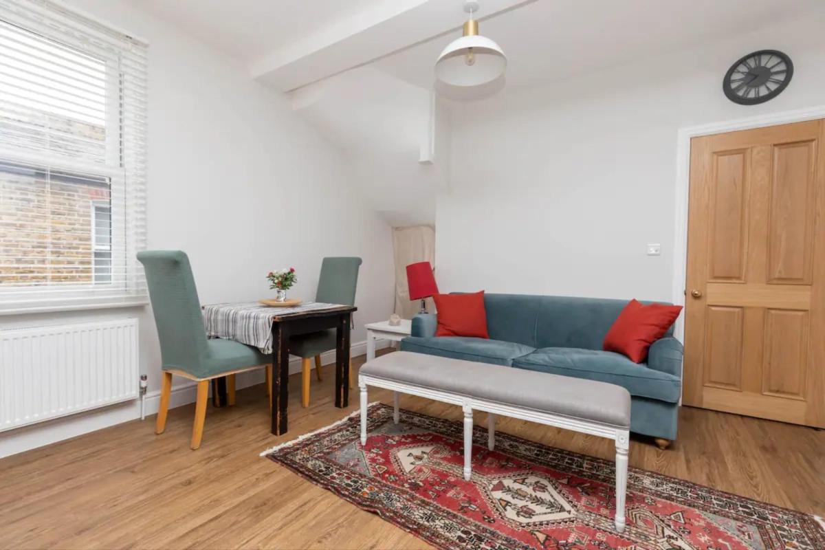 Homely 1 bedroom apartment in Fulham! - main image