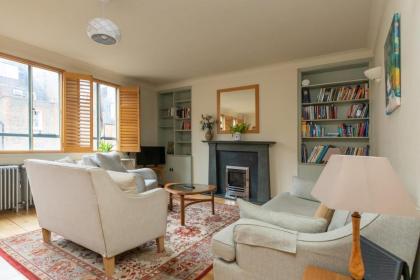 Large & Central 2BD Flat - Kensington - image 1