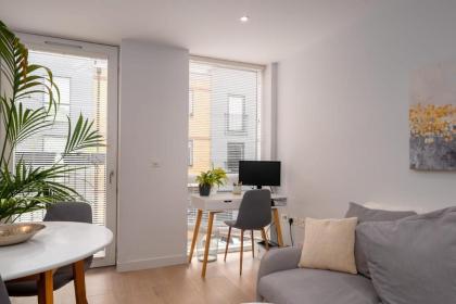 GuestReady - Modern Studio for 2 in Albion Court - image 19