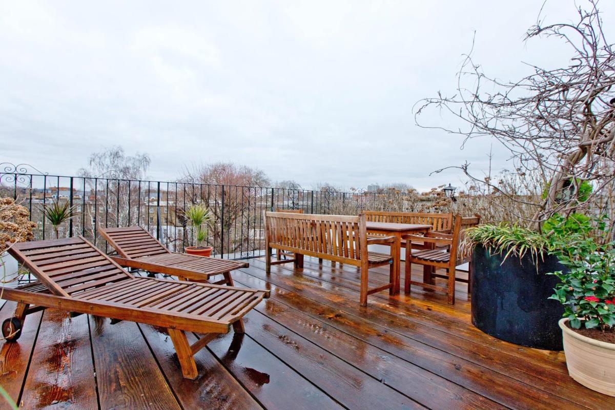 4 Bed Duplex Garden Views - image 5