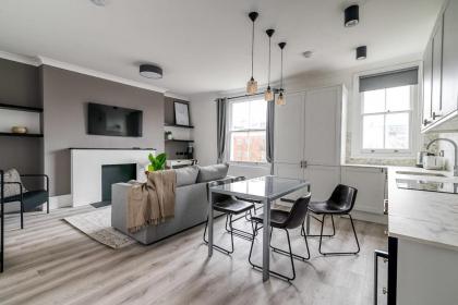 Little Venice Luxury Apartment - image 18