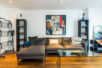 Apartment for 4 in the Heart of Shoreditch - image 1