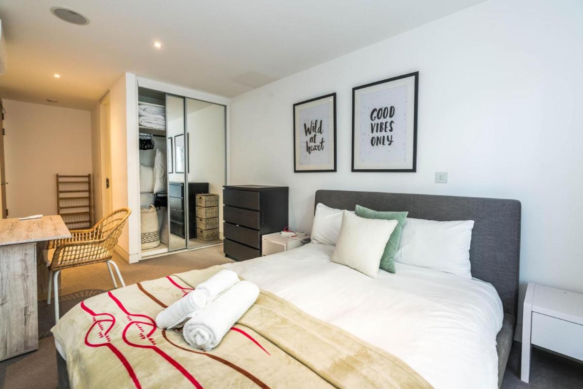 Apartment for 4 in the Heart of Shoreditch - image 2