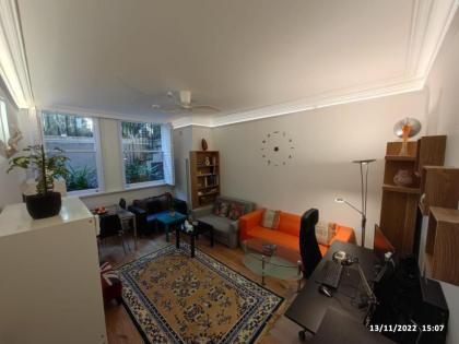 Luxury 2-Bed Apartment in Central London - image 11