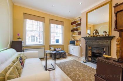 Traditional 1BR apartment in Central London