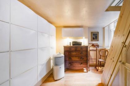 Traditional 1BR apartment in Central London - image 3