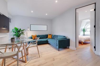 Oxford Circus Oasis: 1BR 1Bath and Loads of Sass