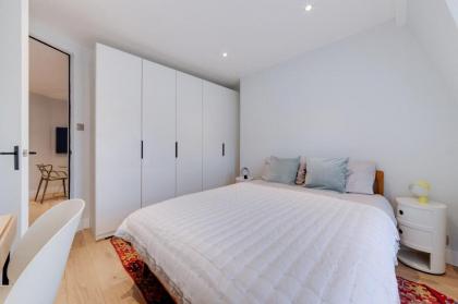 Oxford Circus Oasis: 1BR 1Bath and Loads of Sass - image 13