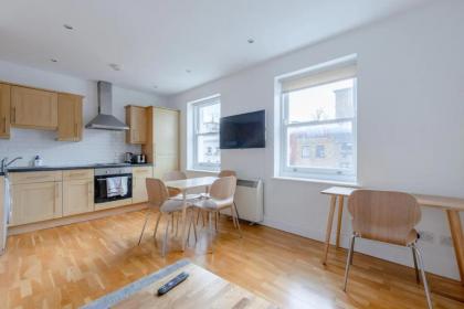 Contemporary 1BD Flat - Camden - image 10