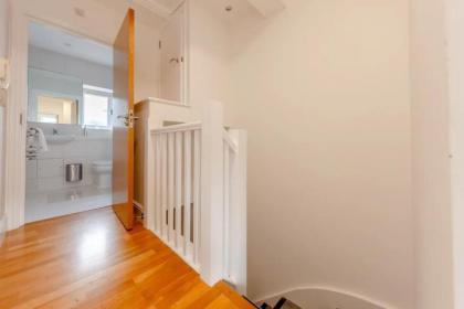 Contemporary 1BD Flat - Camden - image 16