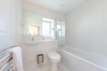 Contemporary 1BD Flat - Camden - image 7