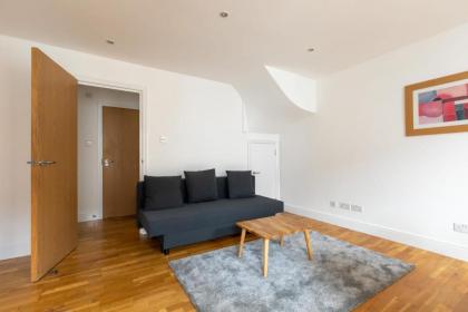 Spaciously renovated 2BD Flat - Camden - image 17