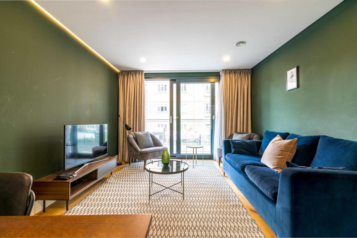 Trendy Kings Cross Flat - image 7