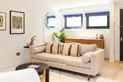 The Fulham Terraced - Stunning 3BDR House - image 11